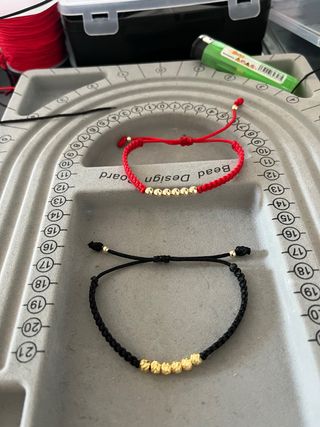 Pulsera Oro Laminado Roja y Negra