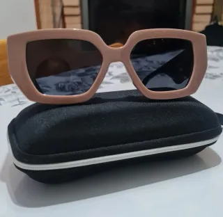 Occhiali da sole donna beige e neri