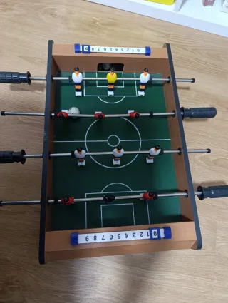 Futbolín de madera pequeño