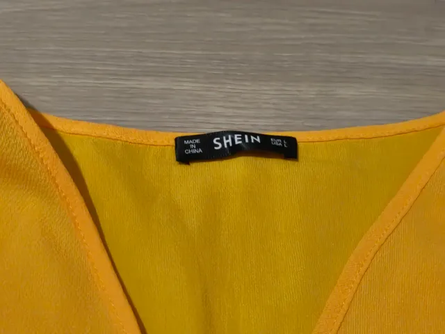 Mono amarillo Shein manga acampanada