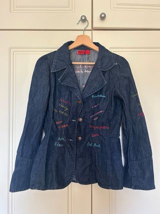 Cazadora vaquera Levi’s Red Tab bordada