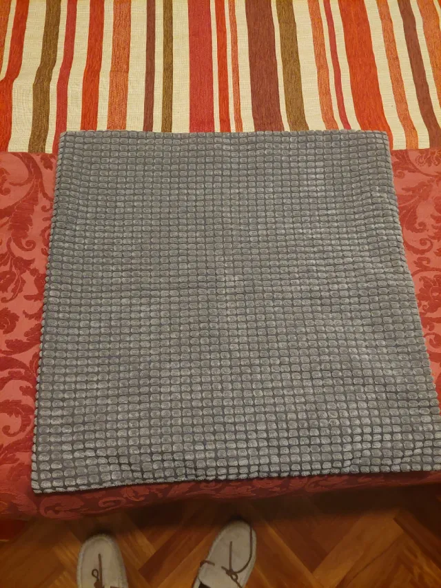 Funda Cojín Gris Terciopelo IKEA 50x50