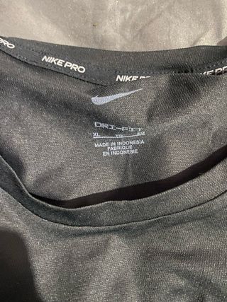 2 Camisetas Deportivas Nike y Under Armour Negras