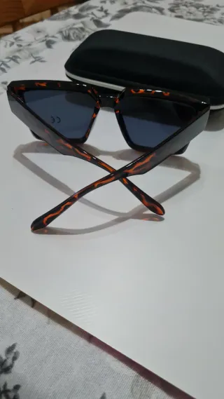 Occhiali da sole donna neri e arancioni