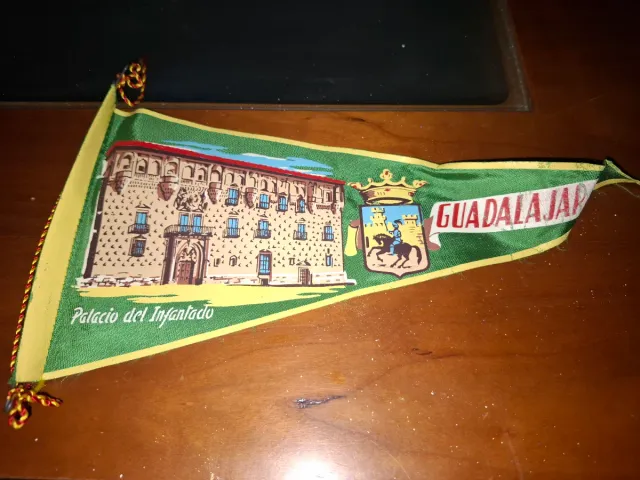 Banderín ciudad de España pintado a mano,precio ud