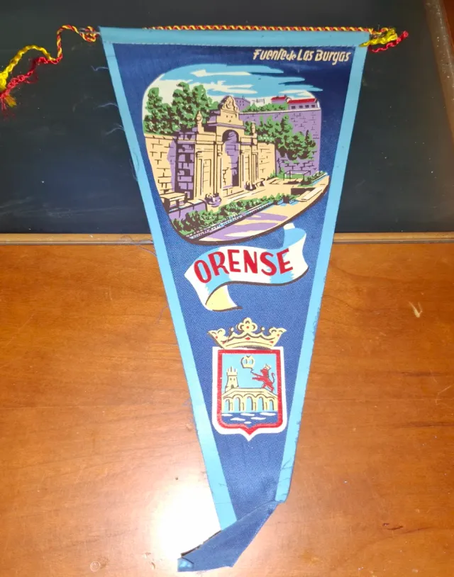 Banderín ciudad de España pintado a mano,precio ud