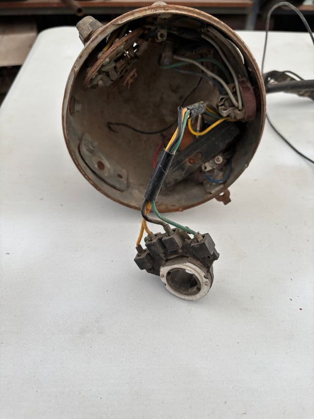 Faro de moto clásica