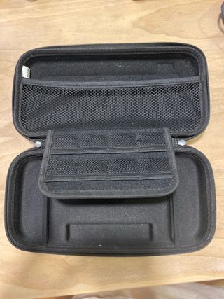 Funda y accesorios Nintendo Switch Orzly