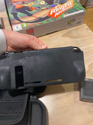 Funda y accesorios Nintendo Switch Orzly