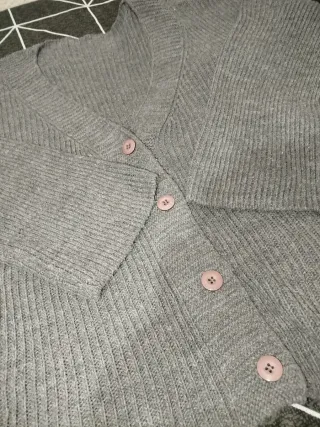 Conjunto gris de punto