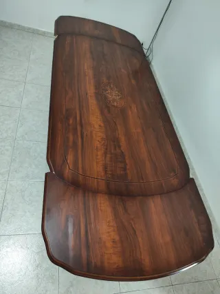 Mesa de comedor extensible de madera con 6 sillas