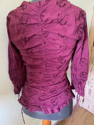 Camiseta Morada Gótica Drapeada S