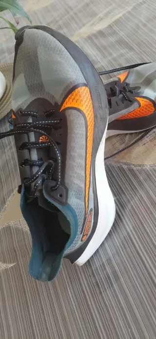 Zapatillas Nike Negras y Naranjas