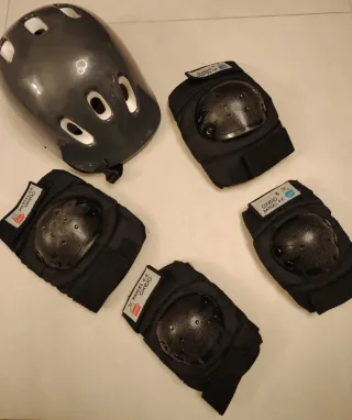 Casco y protectores patinaje Oxelo