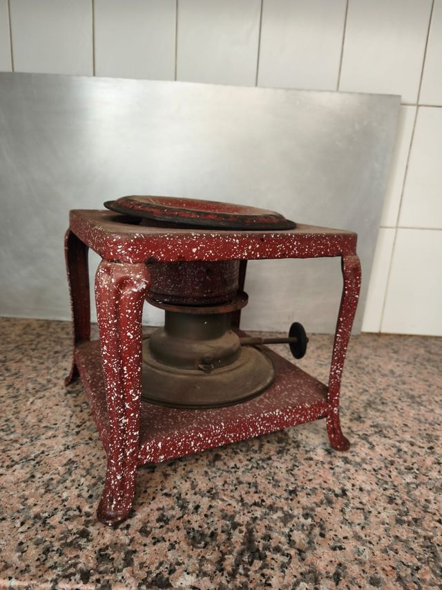 Vecchia cucina a petrolio