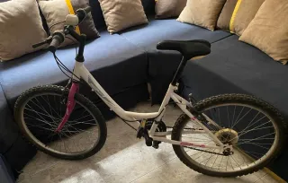 Bicicleta Montaña Blanca y Rosa