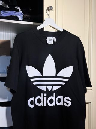 Camiseta Adidas Negra Logo Trefoil