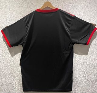 Camiseta Japón Goku Adidas Negra talla L