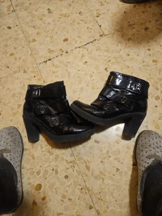 Botas charol B&W (Break and Walk)