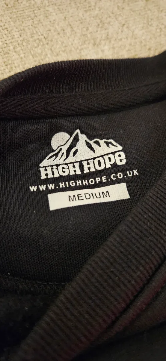 Sudadera High Hope Clothing Negra Diseño Montaña