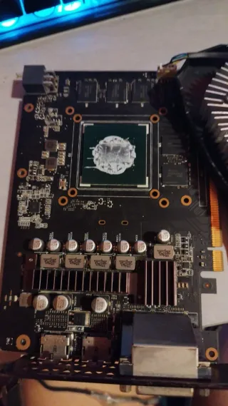 Reparación y mantenimiento de ordenadores y partes