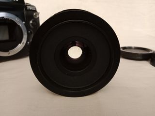 Nikon F90X + Objetivo Tamron 28mm f/2.8