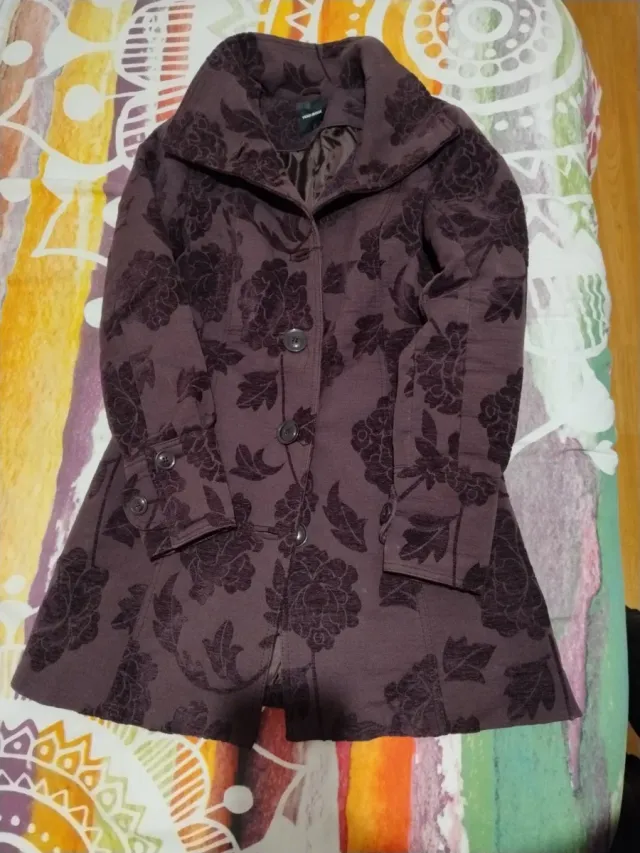 Abrigo morado floral