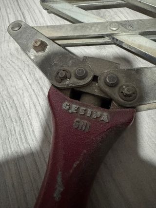 Remachadora manual antigua