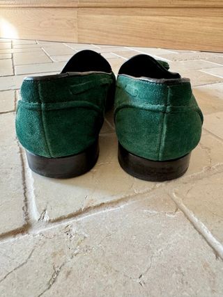 Mocasines Bow Tie ante verde con borlas