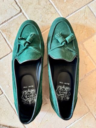 Mocasines Bow Tie ante verde con borlas