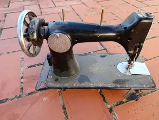 Máquina de coser Sigma antigua