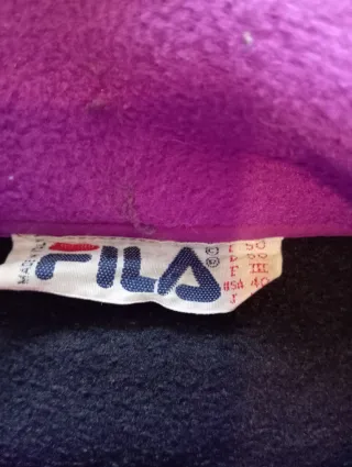 Forro polar Fila negro y morado