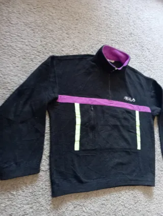 Forro polar Fila negro y morado