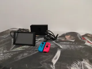 Nintendo Switch Neon (Rojo/Azul)