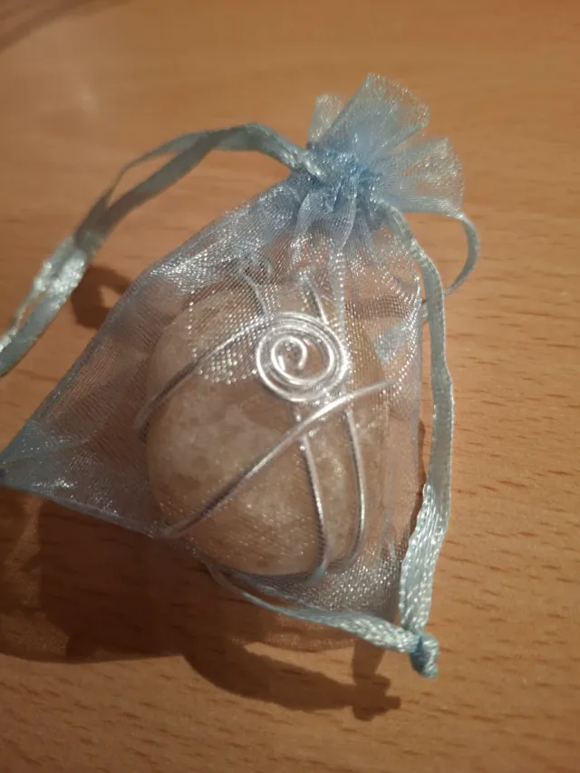 Colgante piedra natural envuelto en alambre