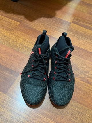 Zapatillas Jordan Negras y Rojas ORIGINALES.