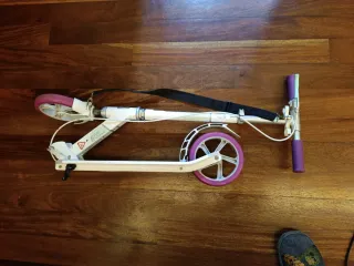 Patinete infantil blanco y rosa de 9 a 14 años