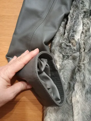 Abrigo de astracán gris y marrón