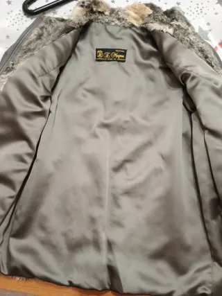 Abrigo de astracán gris y marrón