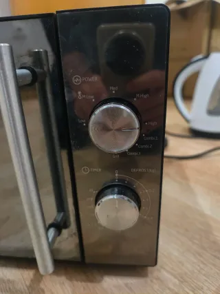 Microondas Koenic Grill 20L 700W