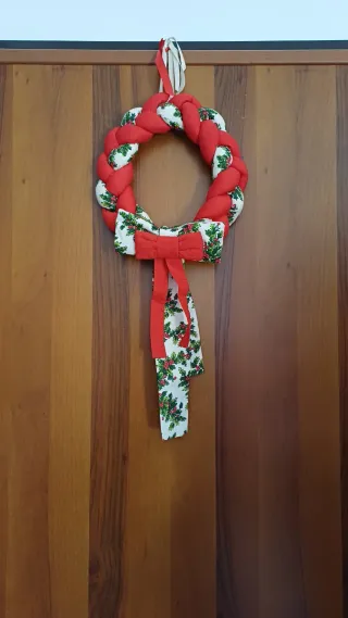 Ghirlanda natalizia artigianale
