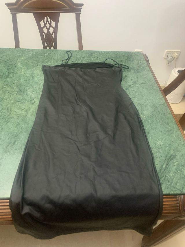 Vestido polipiel sin mangas negro