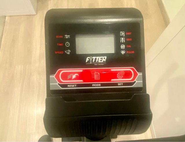 Bicicleta estática Fytter RA-M5R casi nueva