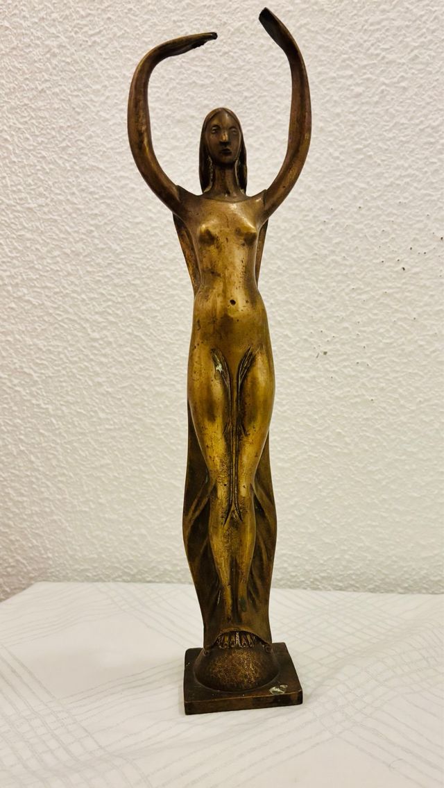Figura bronce antigua mujer.Regalo precioso