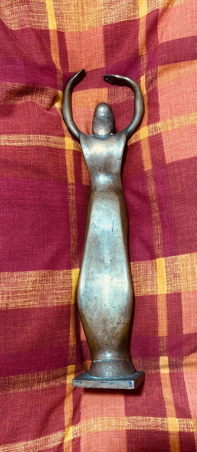 Figura bronce antigua mujer.Regalo precioso