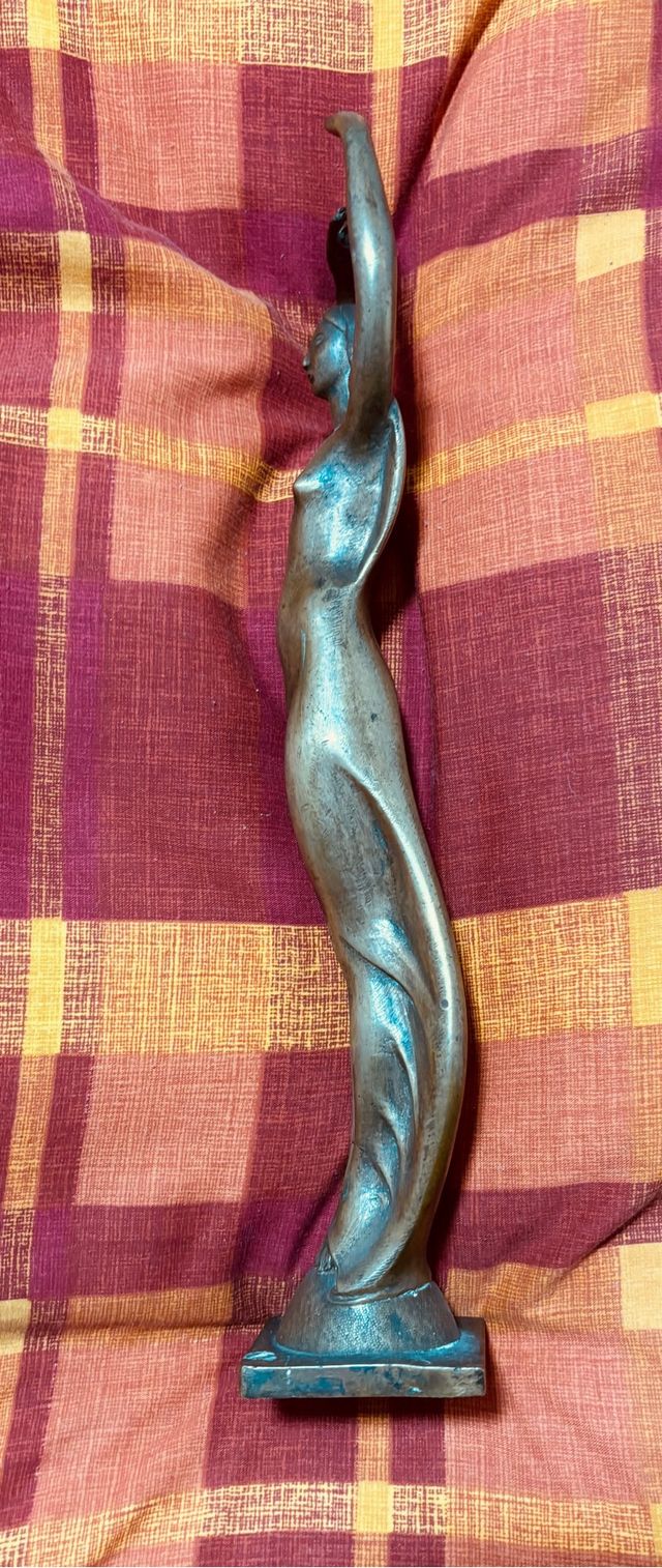 Figura bronce antigua mujer.Regalo precioso