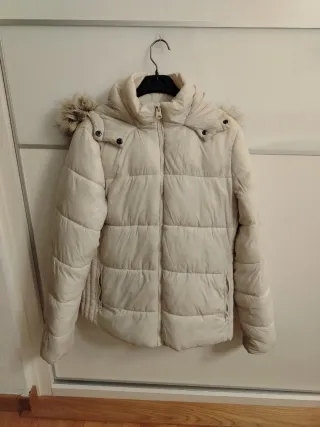 Anorak niña beige con capucha