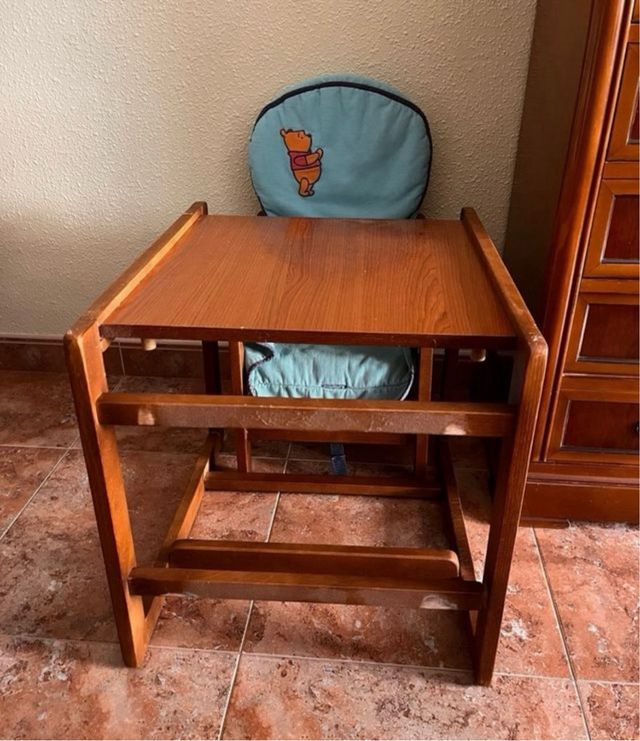 Trona de madera con cojín de Winnie the Pooh