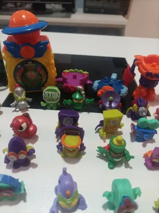 Super Zings Lote 30 Figuras y Accesorios