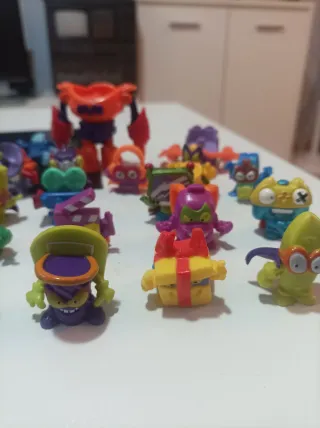 Super Zings Lote 30 Figuras y Accesorios